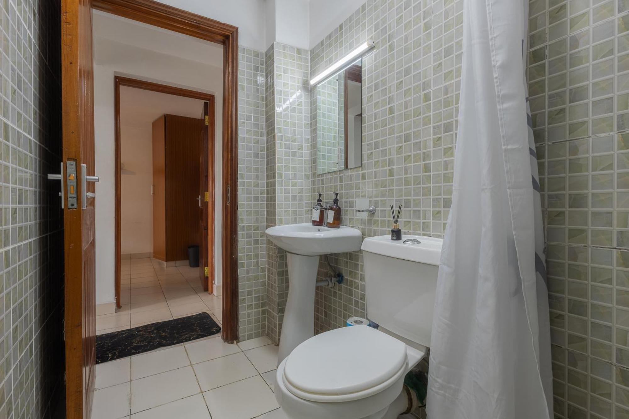 Furnished 1 Bedroom Apartment In Nairobi. 15 Mins To Cbd. Free Wi-Fi & Parking Exterior photo